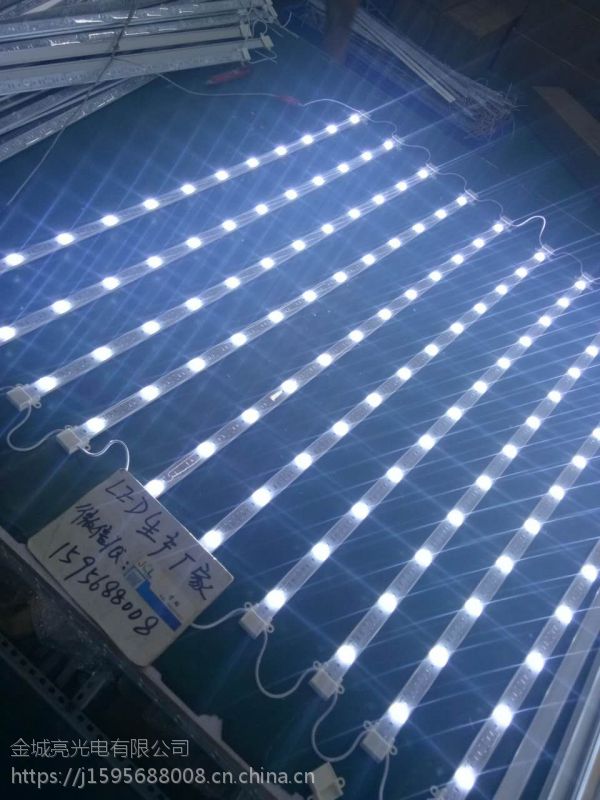 常州洗浴中心澡堂浴室软膜天花吊顶专用灯条 防水防雨漫反射带透镜灯条的应用与优势